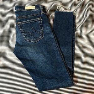 Distressed super skinny ankle jean